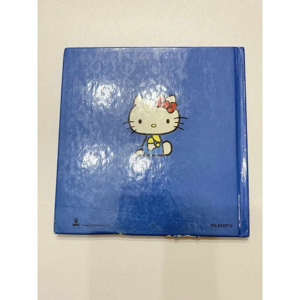 HELLO KITTY'S BEDTIME SEARCH By‎ Sarah Bright & Scott Sullivan - Hardcover